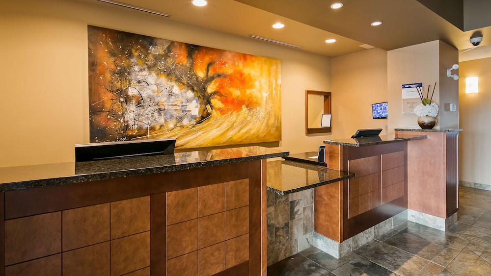 Best Western Plus Service Inn and Suites 4/56