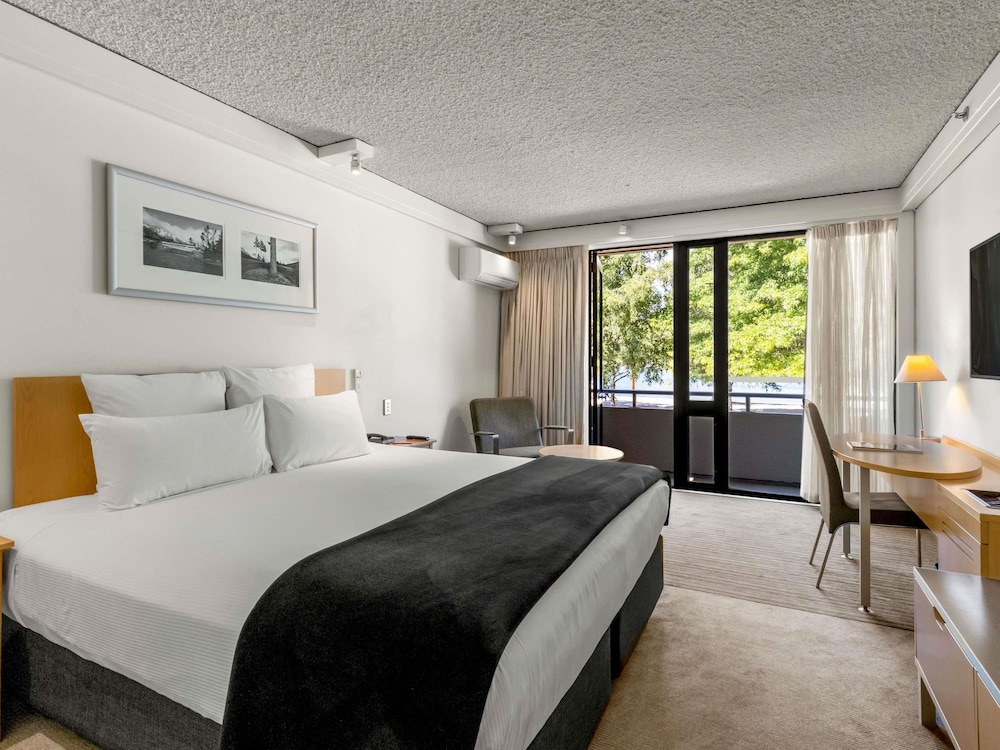 NOVOTEL QUEENSTOWN LAKESIDE 13/50