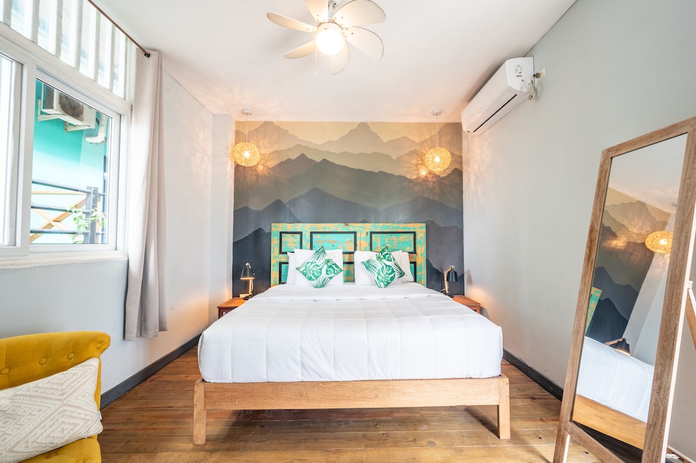 Socialtel Bocas del Toro Panama 24/60