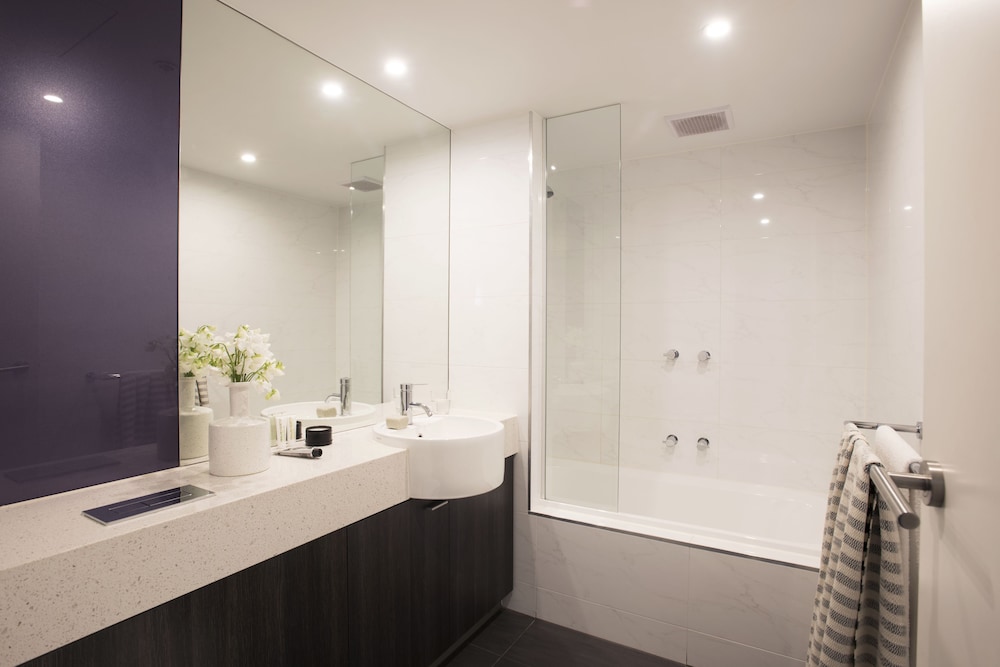 Tyrian Serviced Apartments 18/46