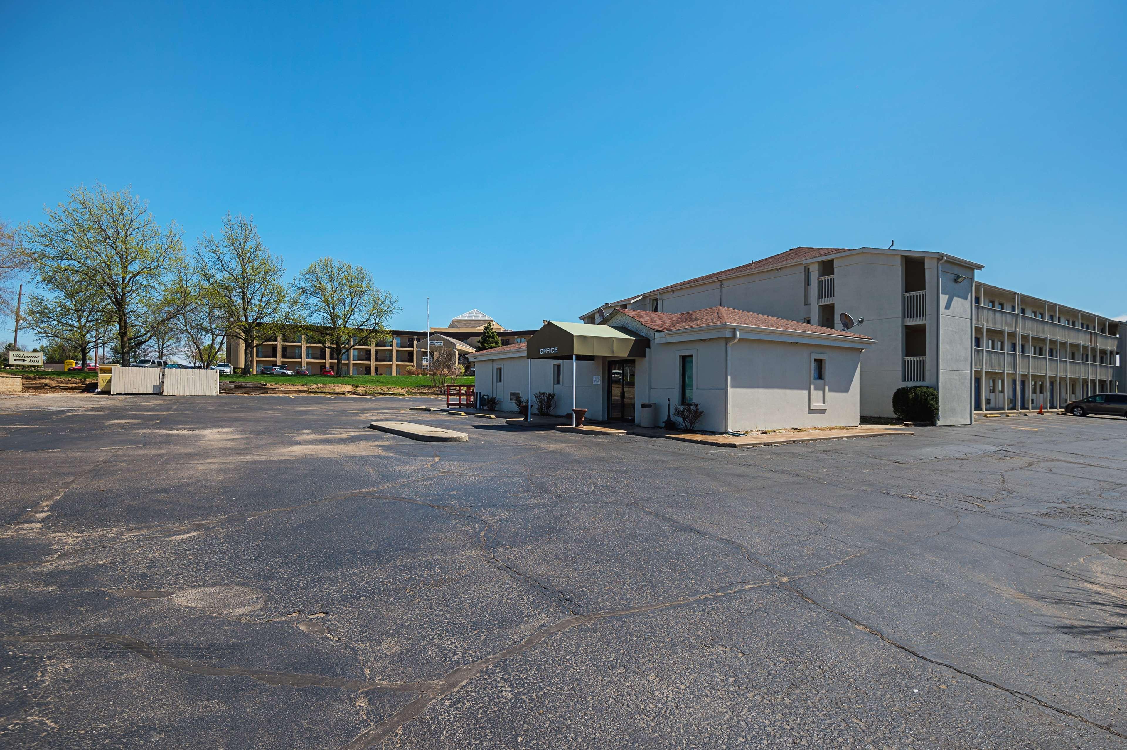 Motel6 Blue Springs, MO 17/24