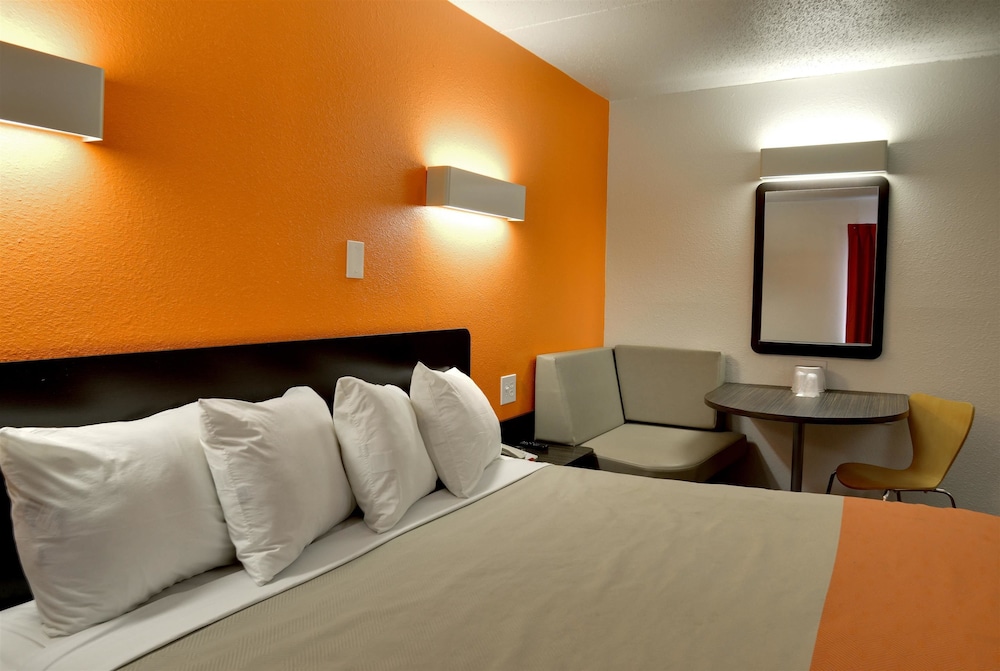Motel6 Toledo, OH 28/36