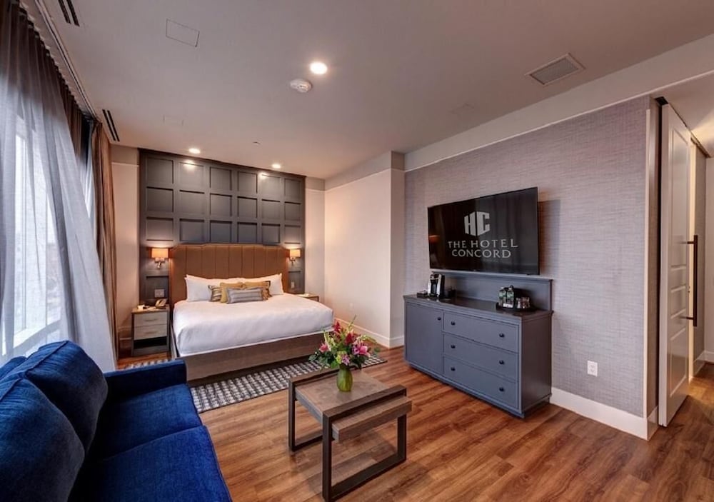 The Hotel Concord 11/33