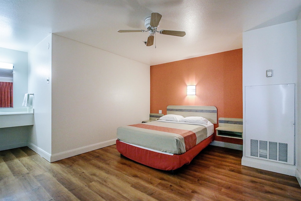 Motel6 Nephi, UT 18/53