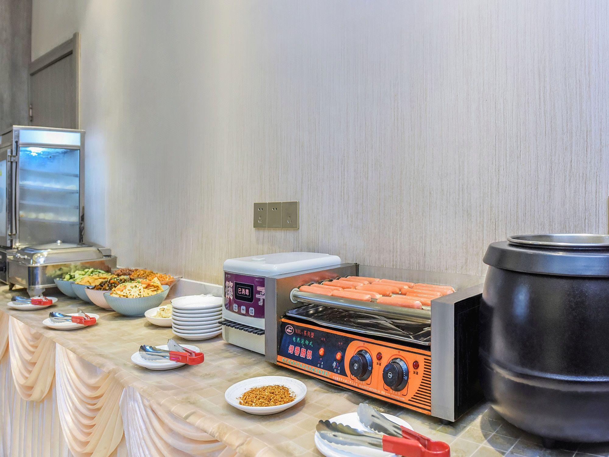 7 days premium hotel (Kaizhou District Government Plaza, Chongqing) 12/47