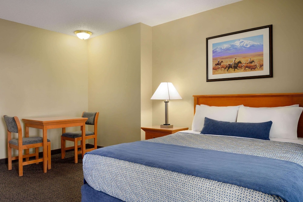 Travelodge by Wyndham Edson 2409079 Alberta Ltd. 15/53