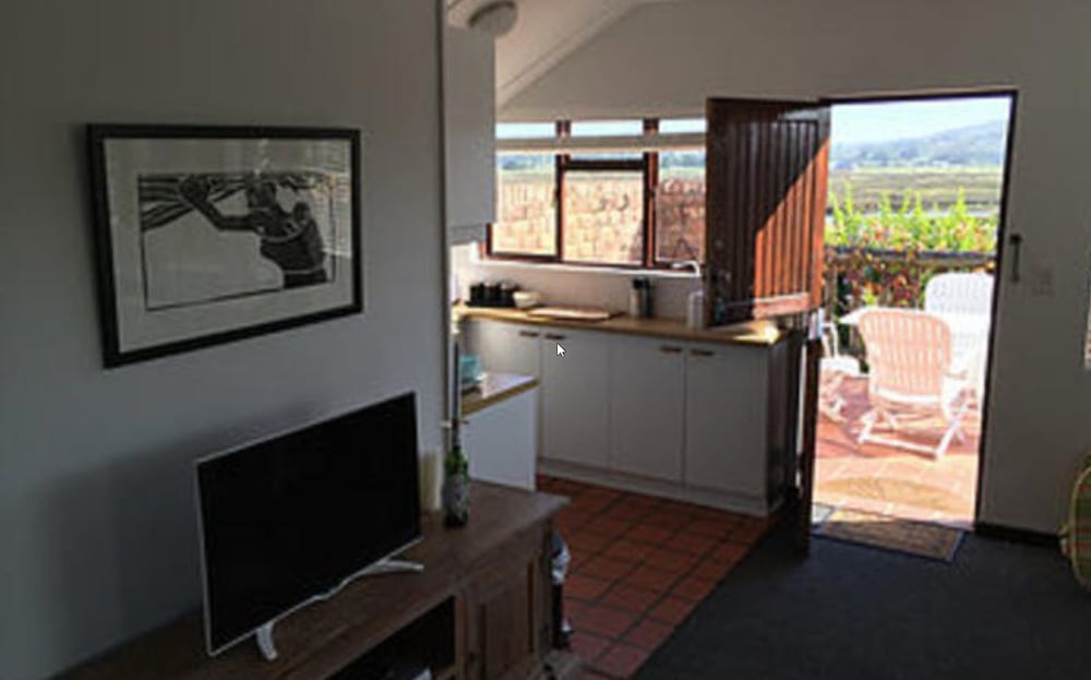 Moonriver Self-catering 2/29