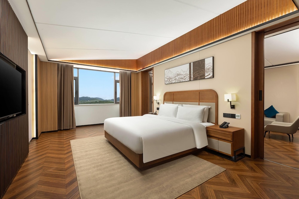 Garden, Executive, Suite, King Bed