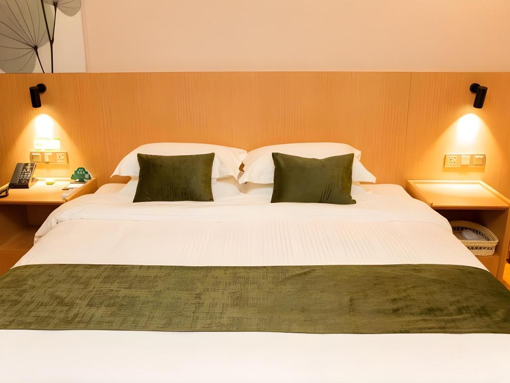 GreenTree Inn Pingliang Jinding Times Square 17/23