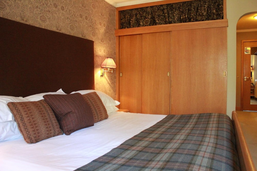 ROMAN CAMP HOTEL 17/72