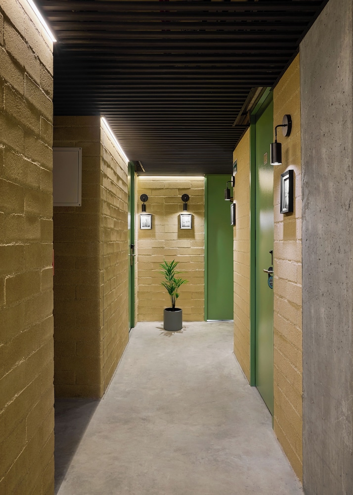 Urbit Social Lofts 30/35