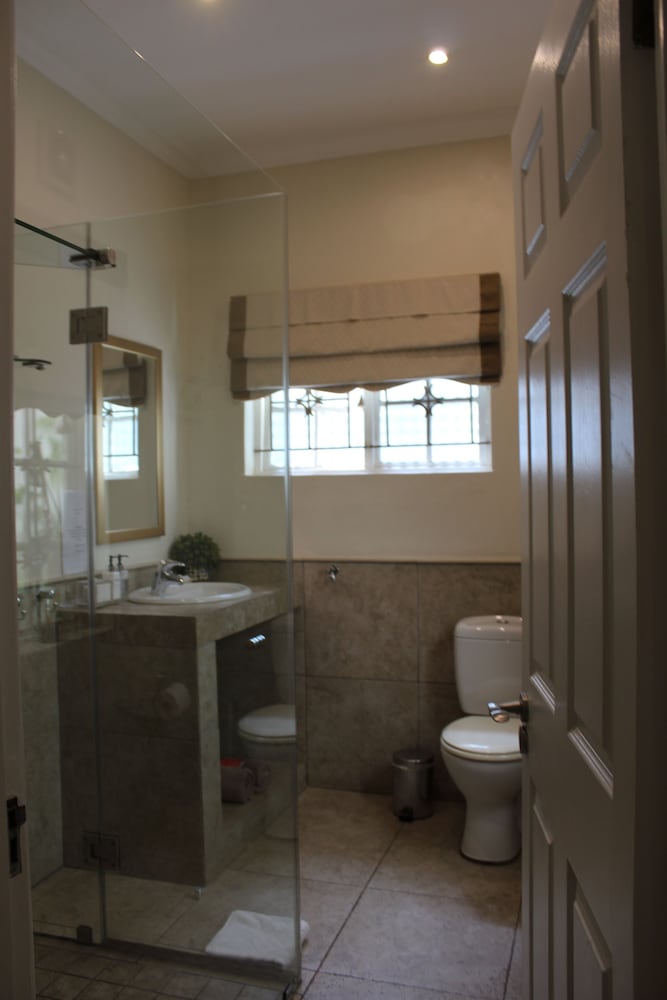 Sandals Guest House 57/77