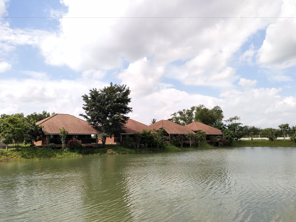 Pirom Lake And Resort 32/50