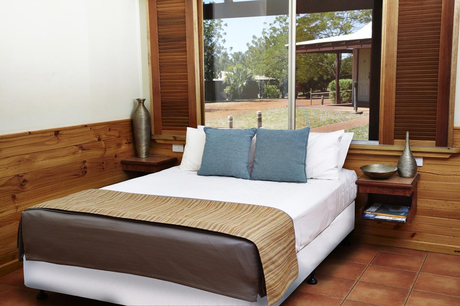 Kimberley Hotel 7/40