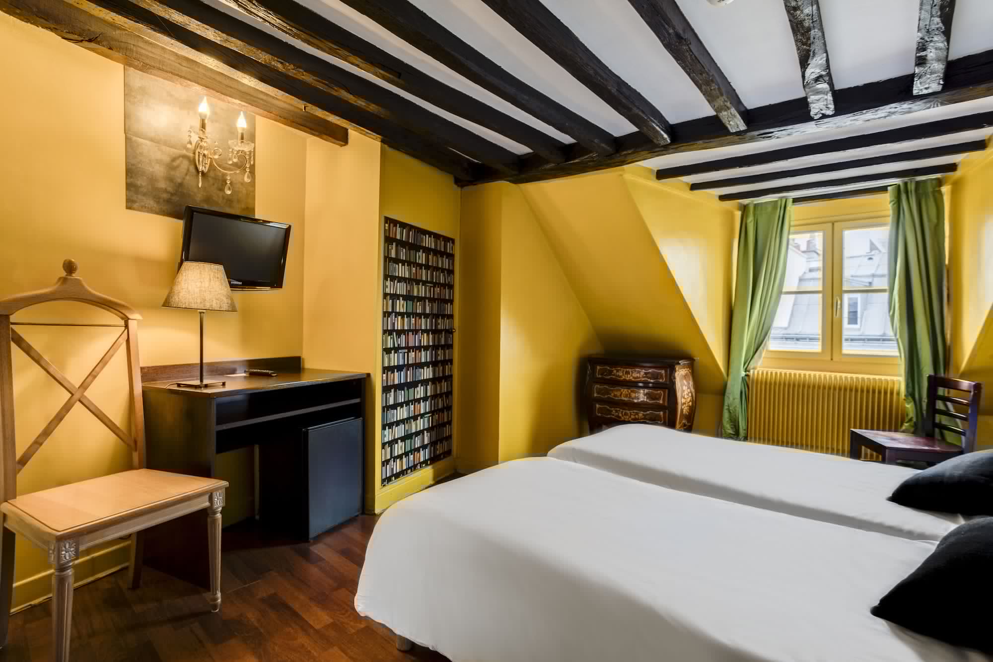 URBAN, TWIN BEDS