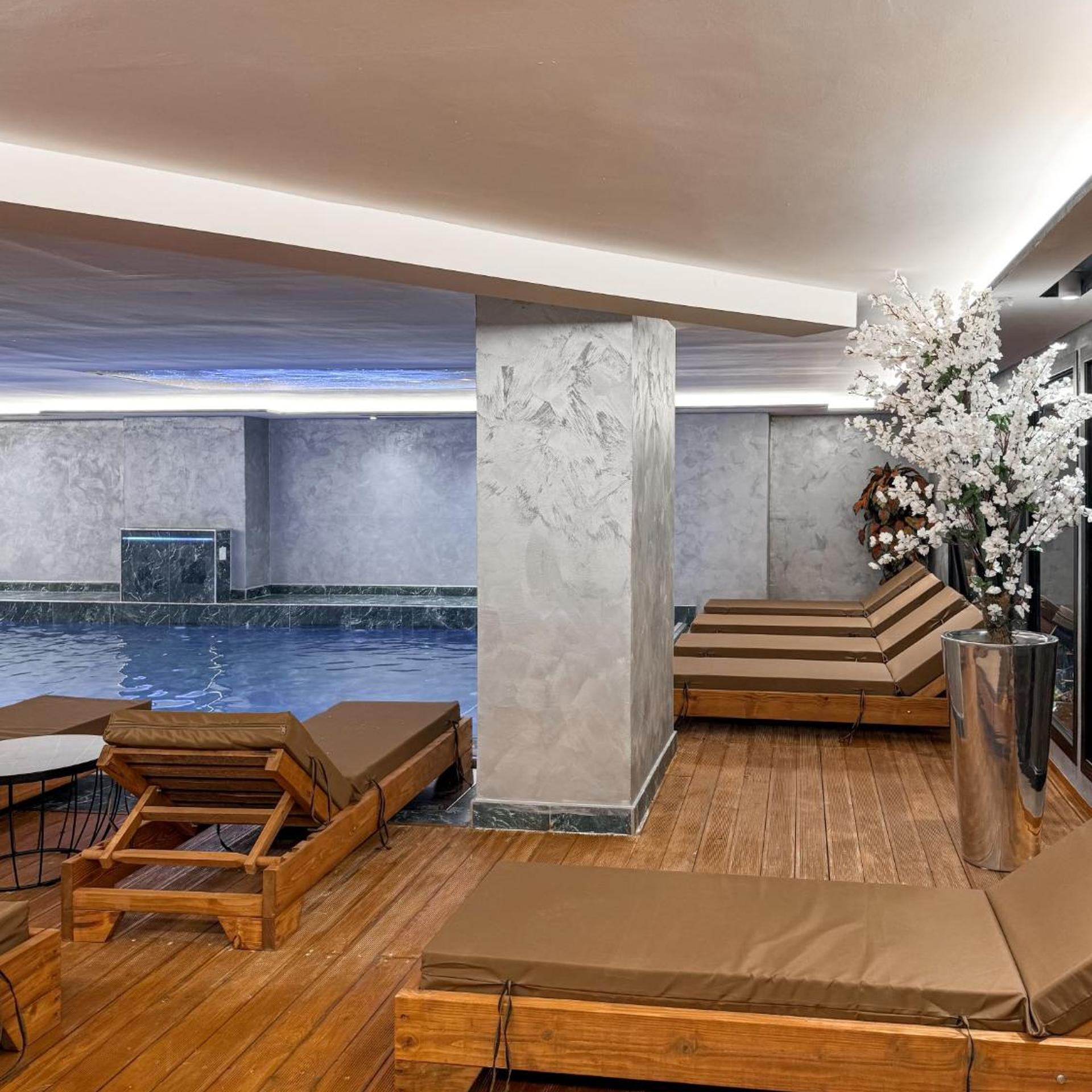 Toer Hotel Saranda 37/60