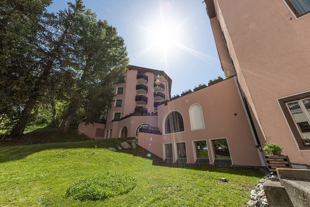 Hotel Rosatsch 45/49
