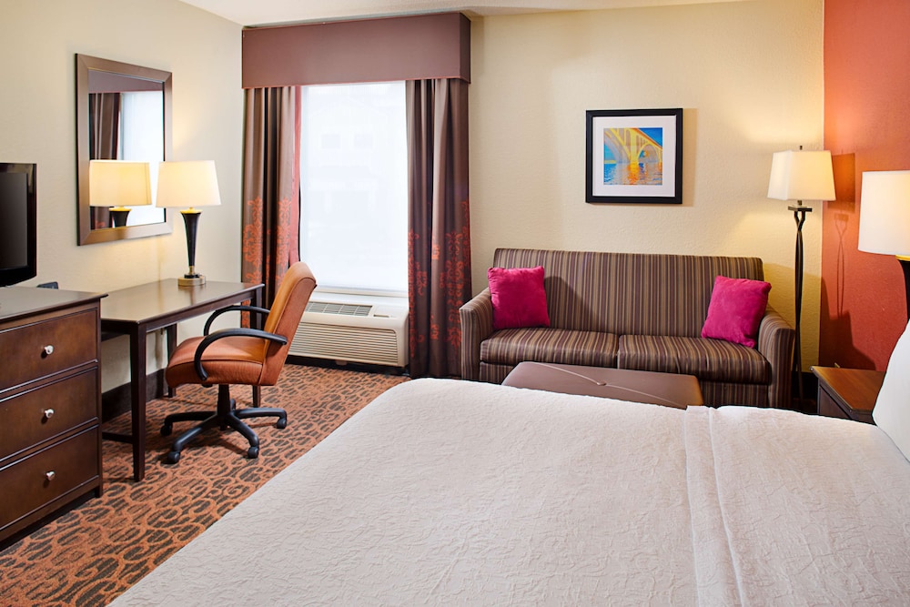 HAMPTON INN COLUMBIA 12/46