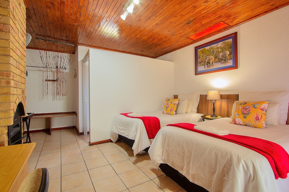 Airport Game Lodge 23/81