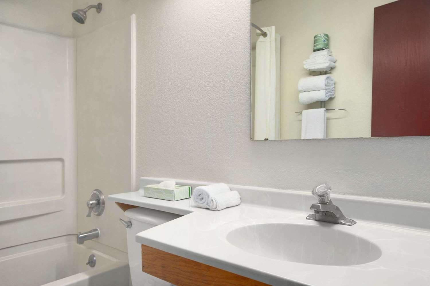 Super 8 By Wyndham Canton/Livonia Area 19/20
