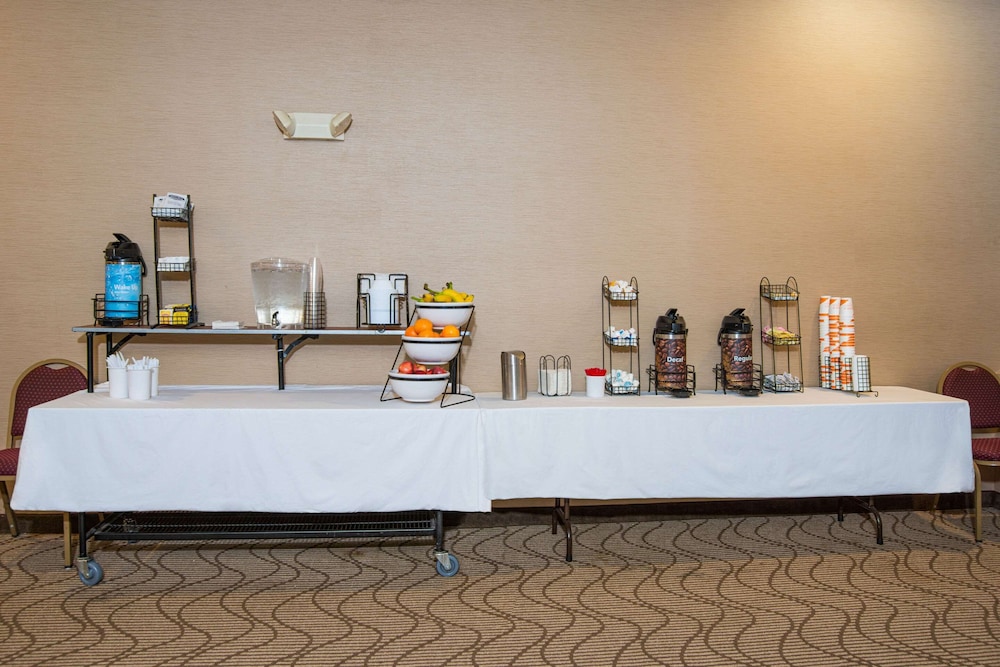 Comfort Inn Naugatuck-Shelton, CT 2/24