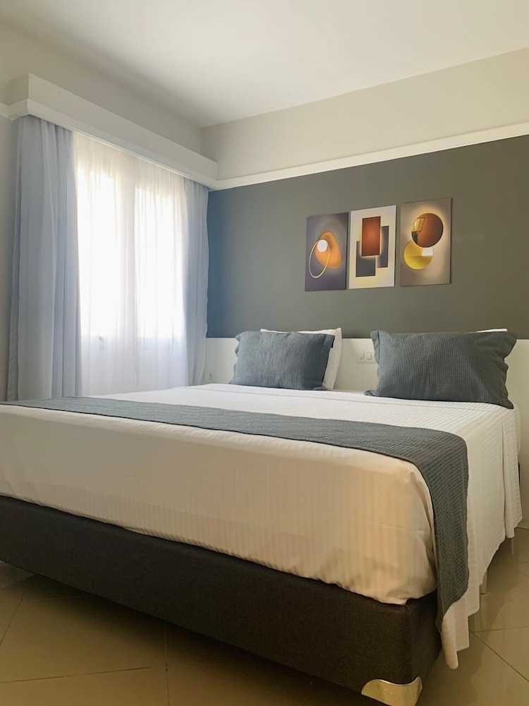 PREMIUM, KING BED