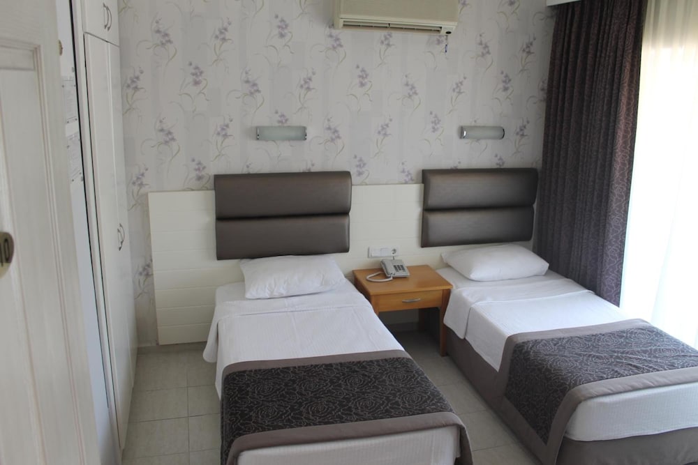 Ida Hotel 50/77