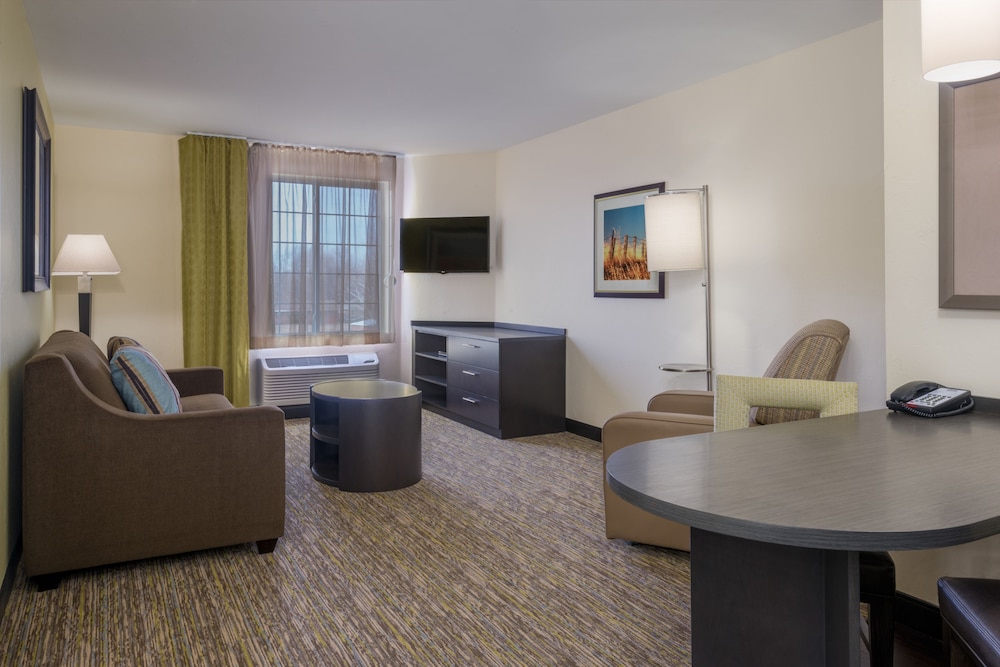 Candlewood Suites Midwest City 31/45