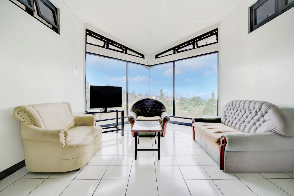 SPOT ON 3940 Villa Gunung Agape 15/20