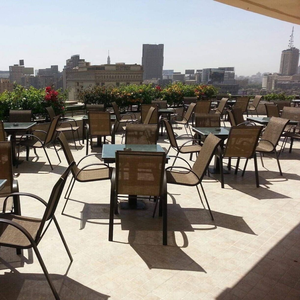 Carlton Hotel 35/49