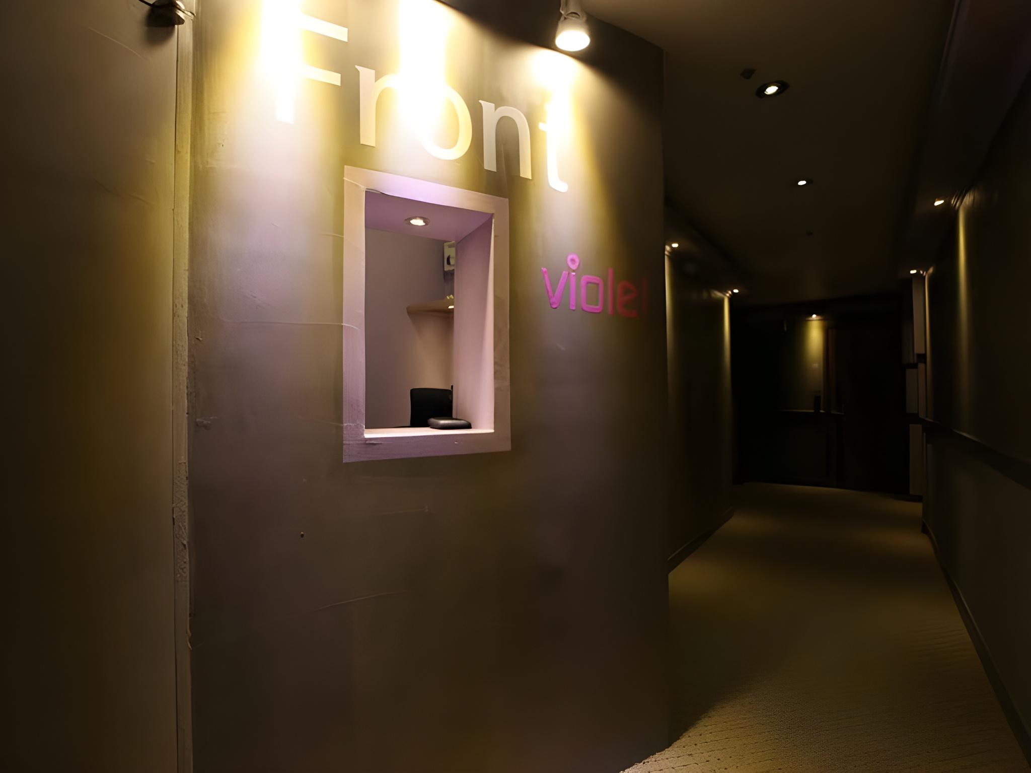 Hotel Violet 30/40