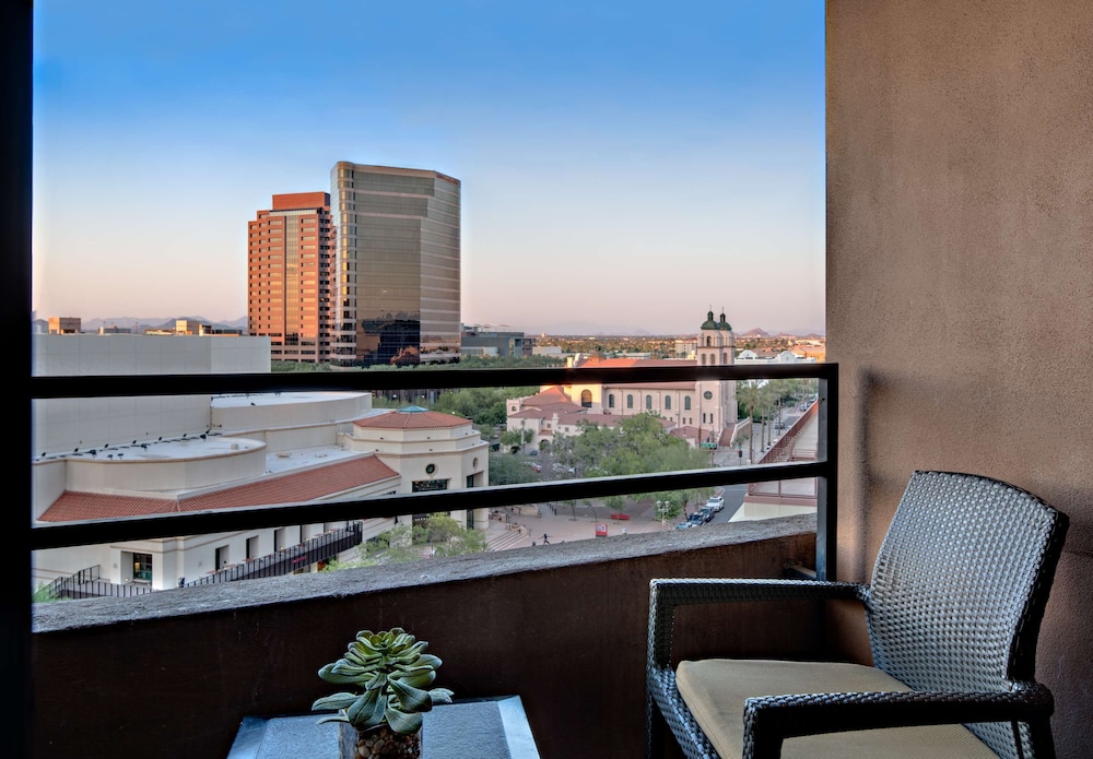 Hyatt Regency Phoenix 47/50