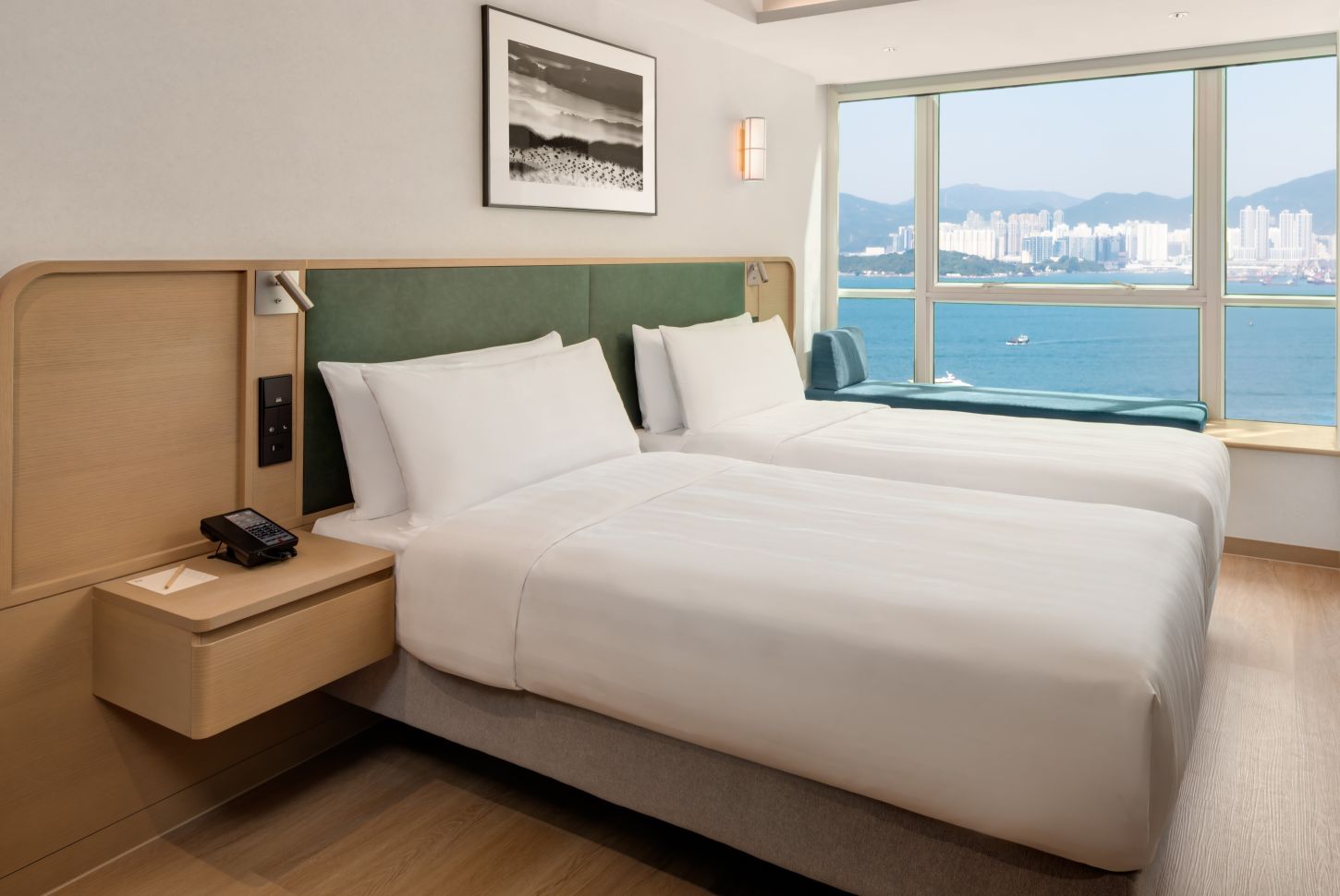 Harbourscape, Twin Beds