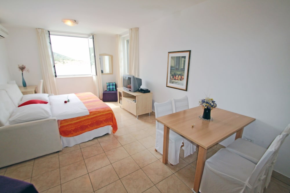 APARTMENTS TAMARIX - VINJERAC 9/50