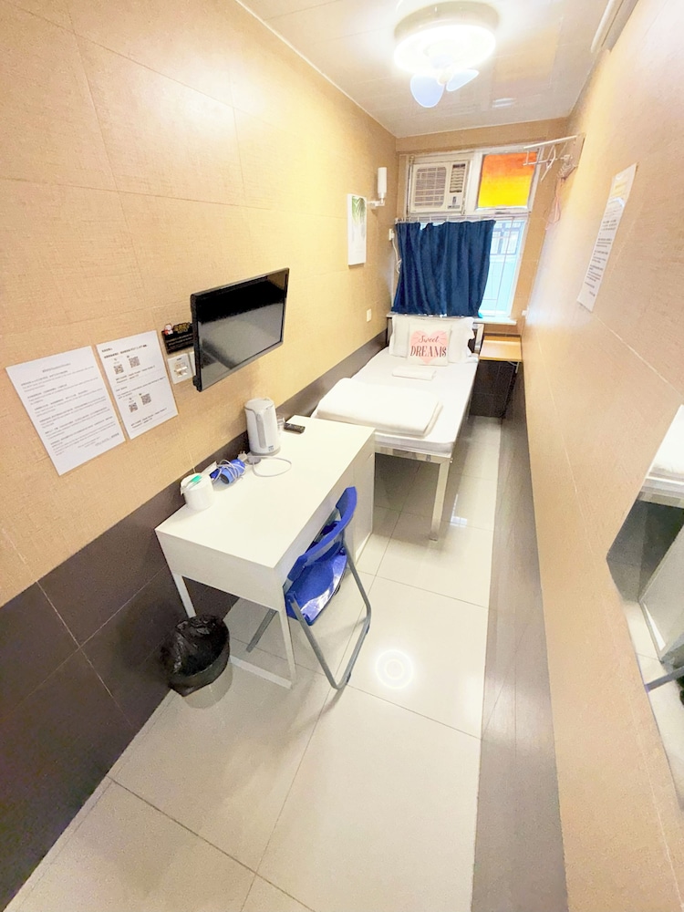 Apple Hostel 35/50