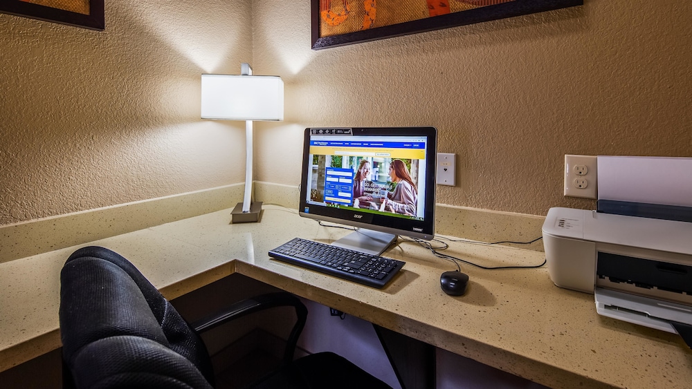 Best Western Executive Inn El Campo 23/32