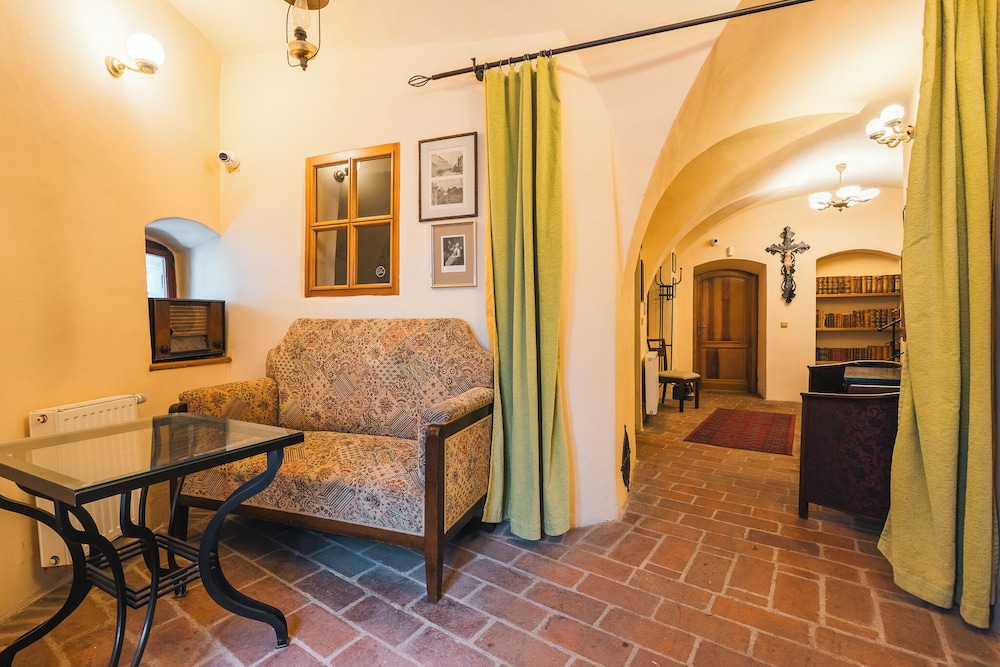 Hotel Leonardo 6/50
