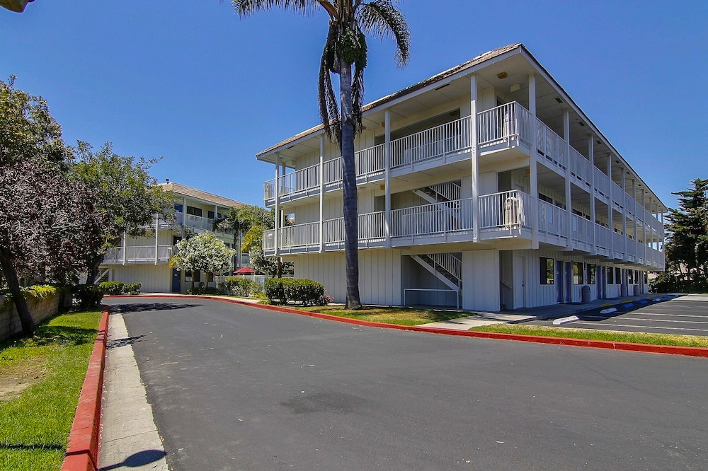 Motel6 Carpinteria, CA - Santa Barbara - North 54/59