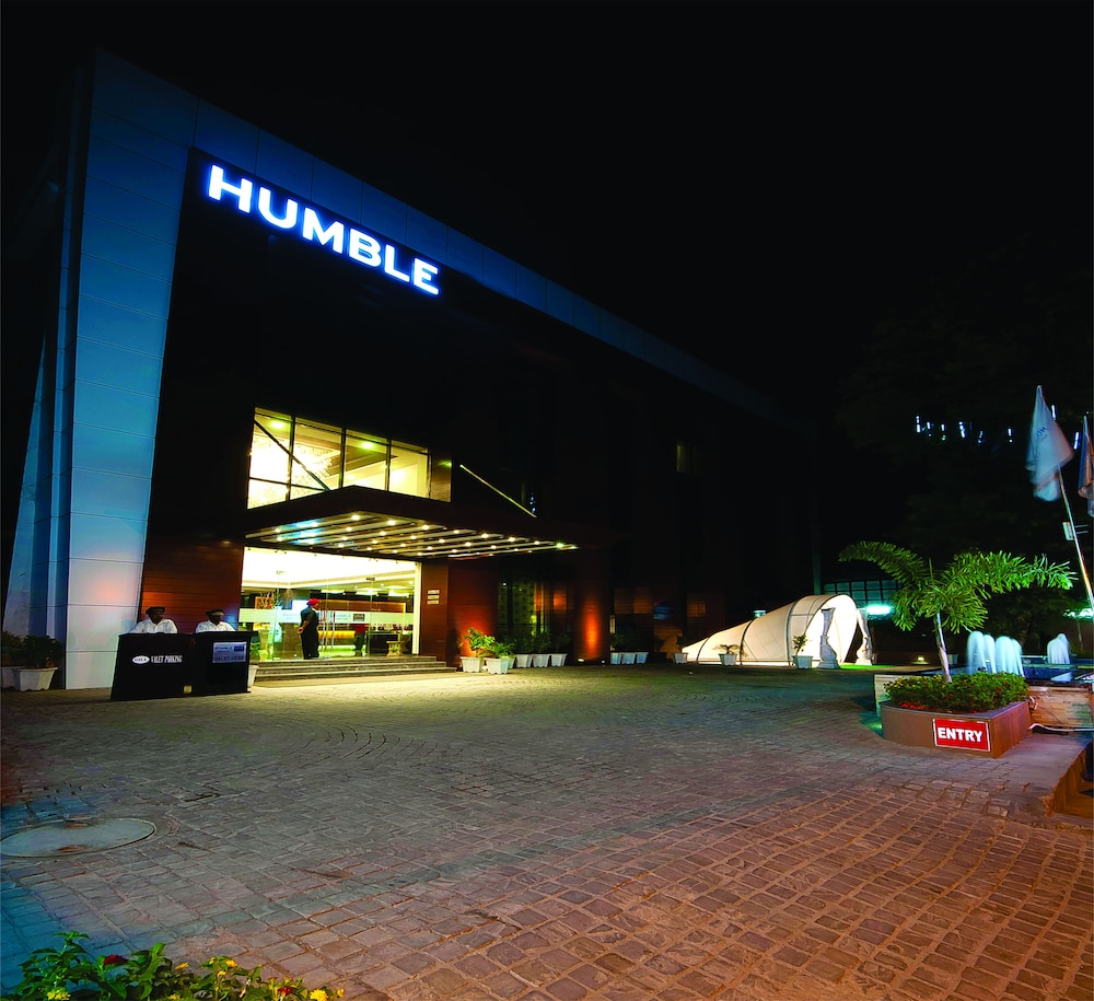 Humble UNA Smart Amritsar 1/28