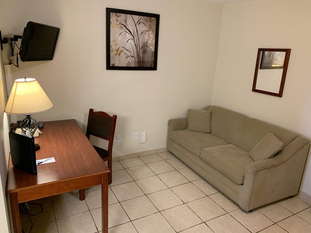 Travelodge By Wyndham Stony Plain 27/38