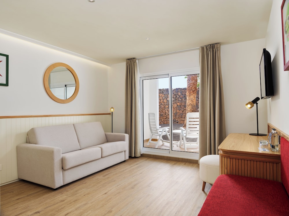 H10 White Suites - Adults Only 47/70