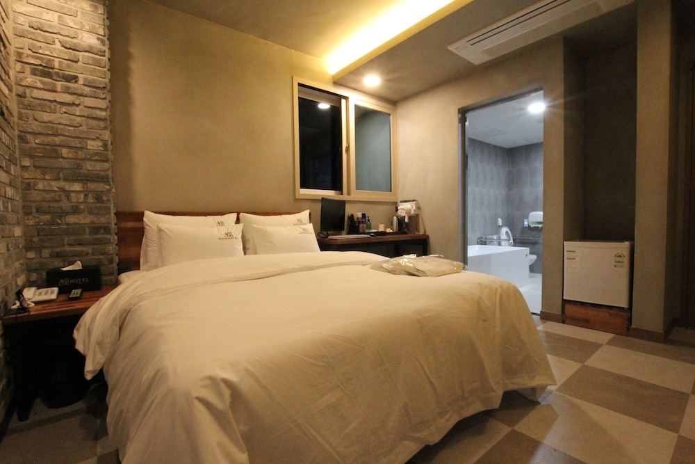 Nova Hotel 5/32