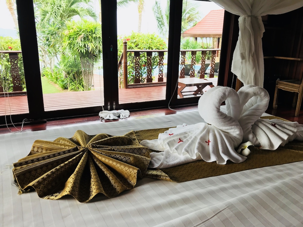 Erawan Villa Hotel 12/50