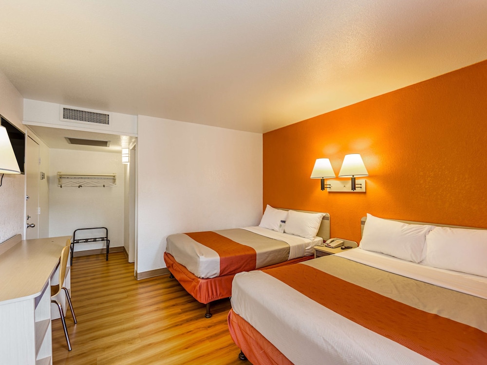 Motel6 Yreka, CA 25/62
