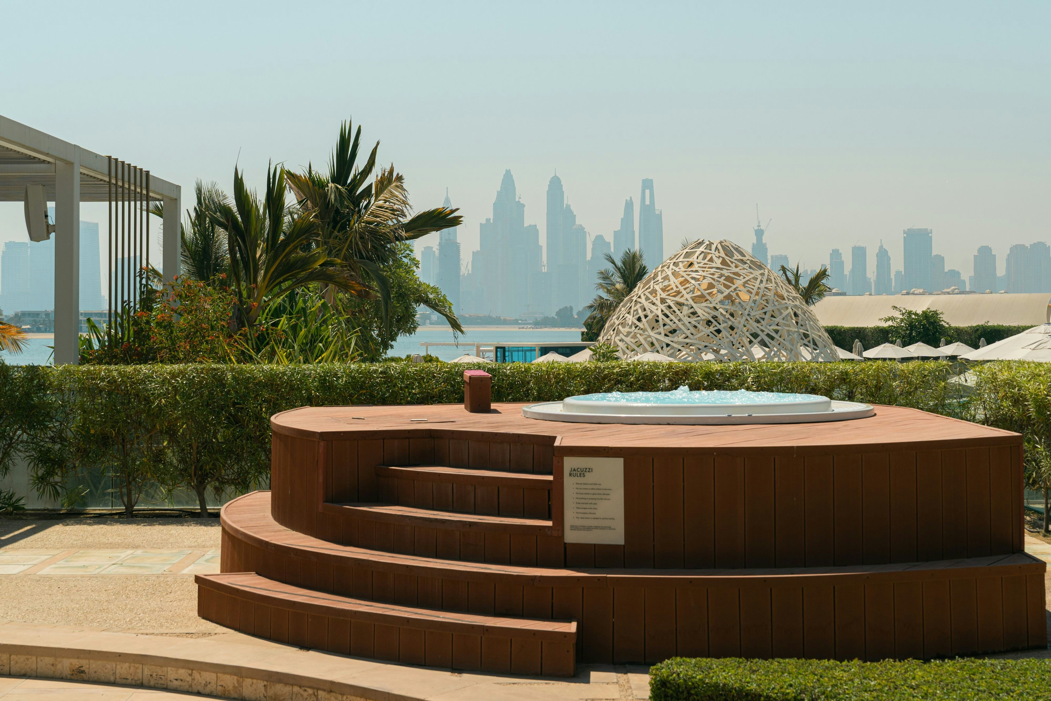 W Dubai – The Palm 58/61
