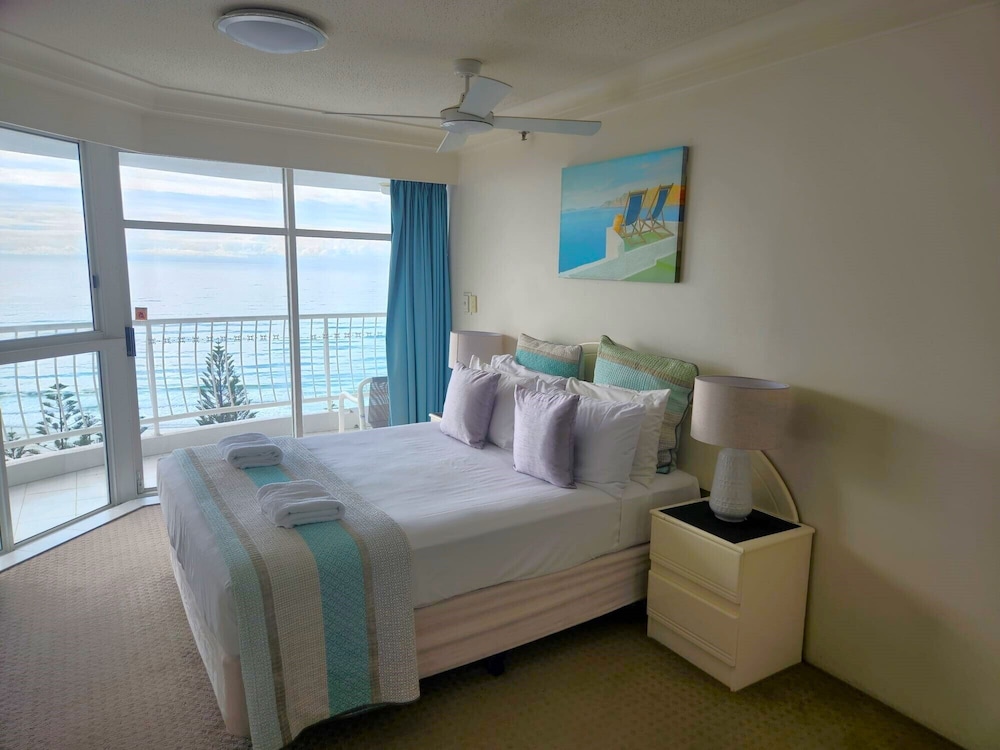 Burleigh Surf Apartments 58/77