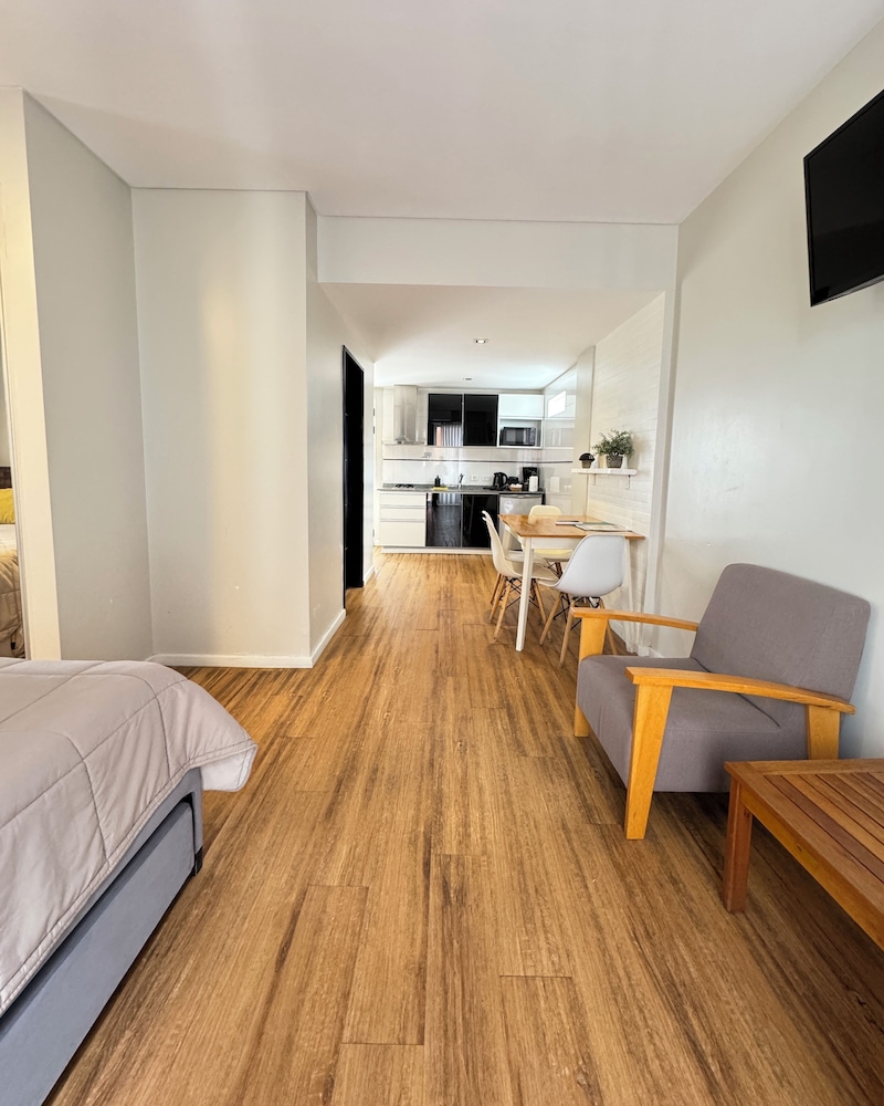 Syrah Suites 13/48