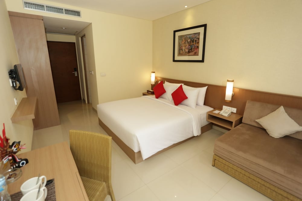 Grand La Walon Hotel 33/66
