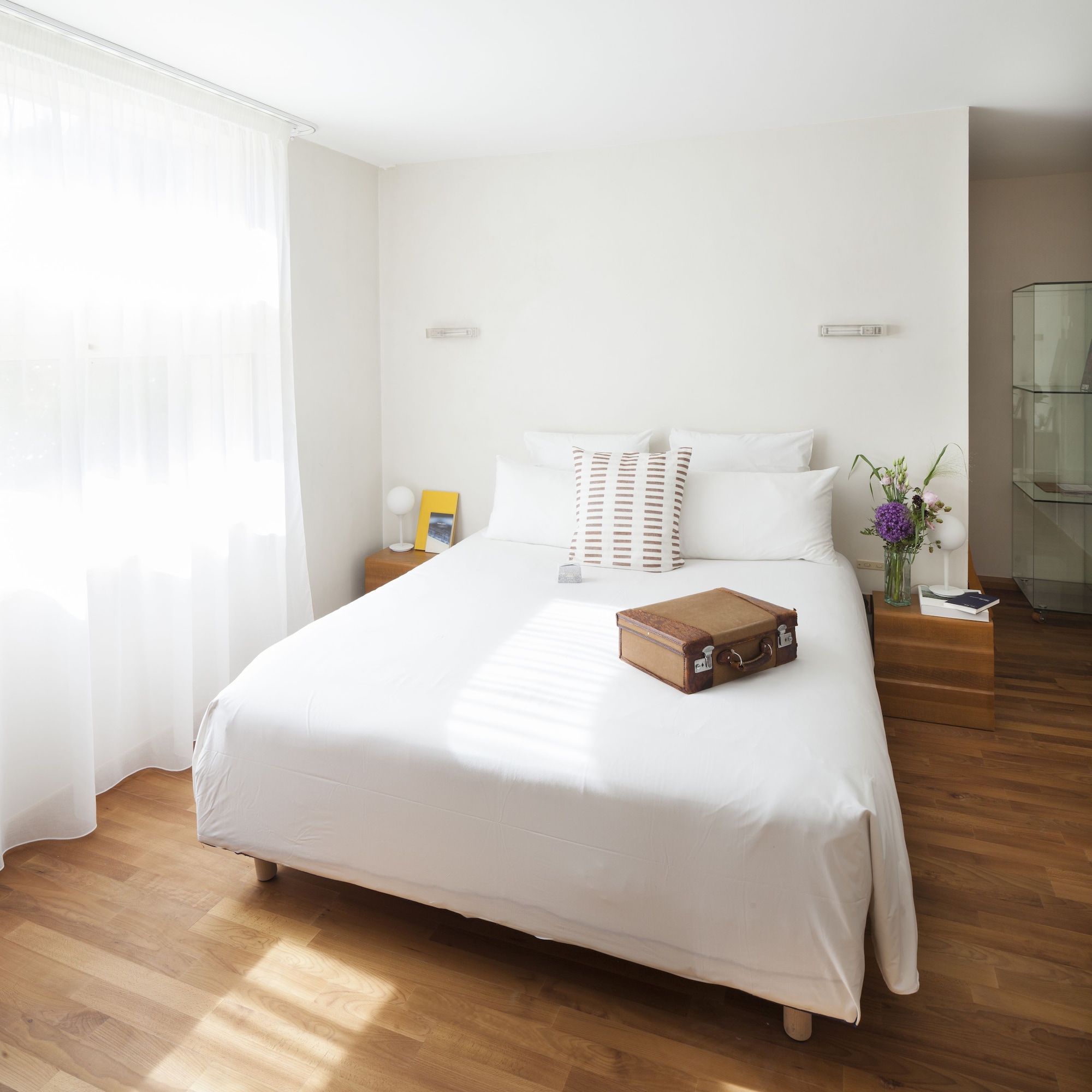 CLUB, DOUBLE BED