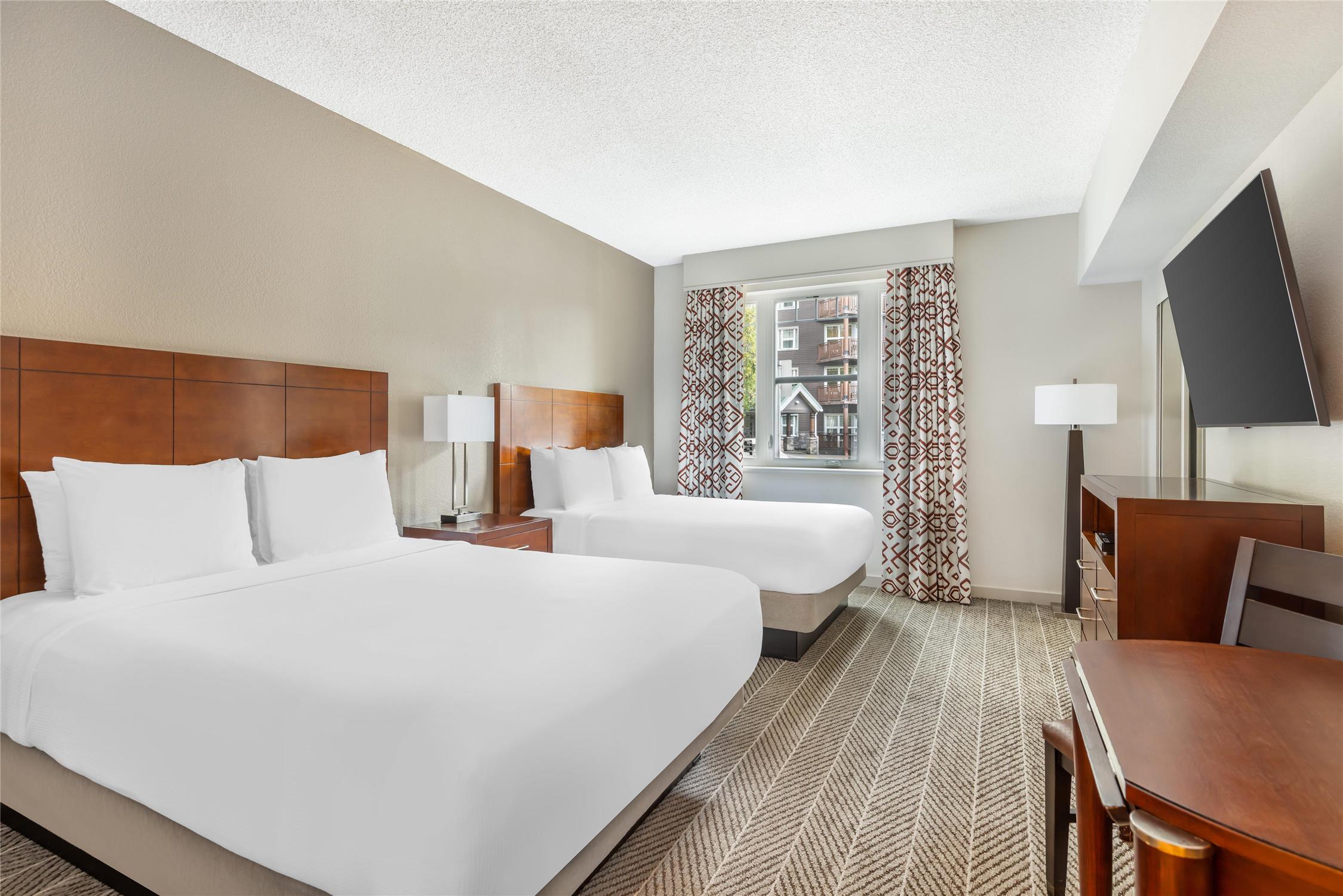 STUDIO, 2 QUEEN BEDS, KITCHENETTE
